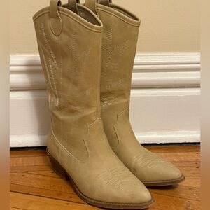 Women's cowboy boots